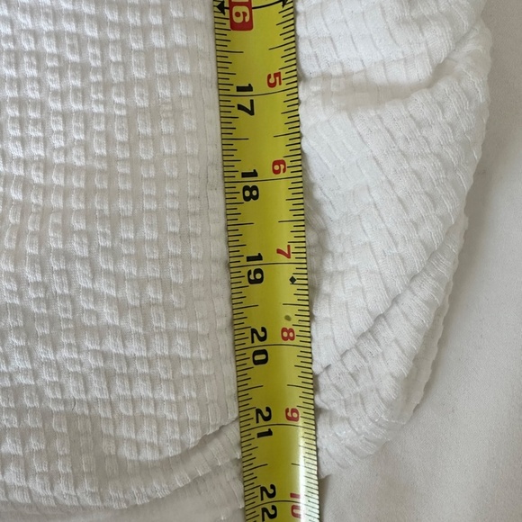 Abercrombie Kids Waffle White Tank Top with Gathered Sides - Picture 4 of 5